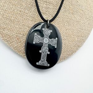 Vintage Black Onyx Celtic Cross Pendant Necklace Gothic Glamour Timeless